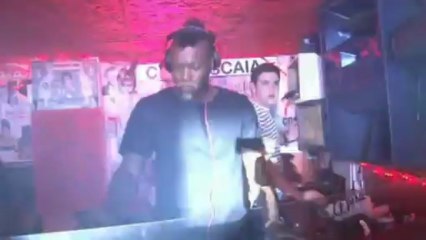 Djibril Cisse został DJ'em