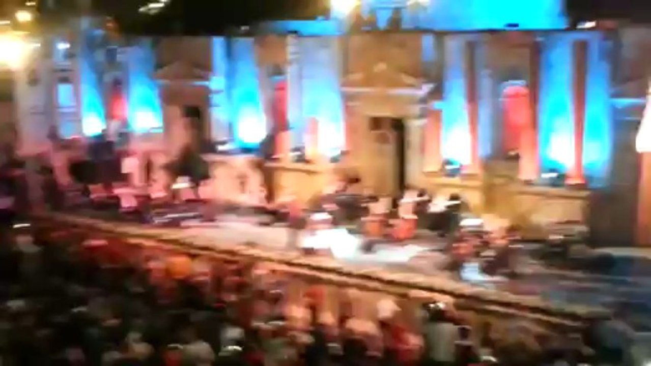 كاظم الساهر في مهرجان   جرش 2013 اراضي خدودها وزيديني عشقا
