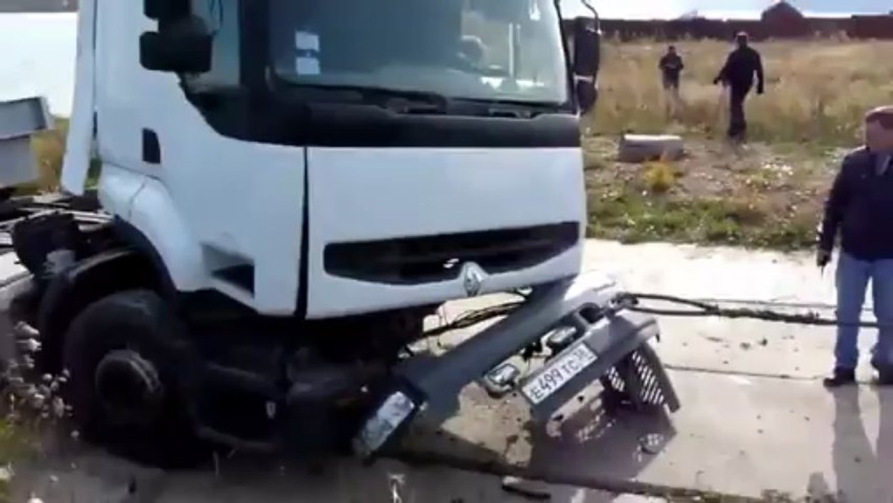 Transporting of The Sea Yacht Gone Wrong
