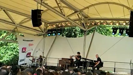 MANU KATCHÉ QUARTET - Paris Jazz Festival 2013