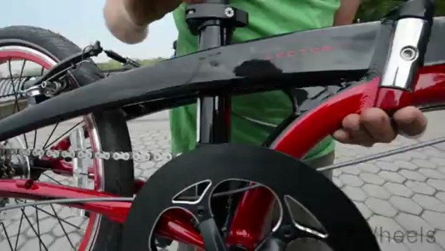 Dahon Vector P8 folding bicycle