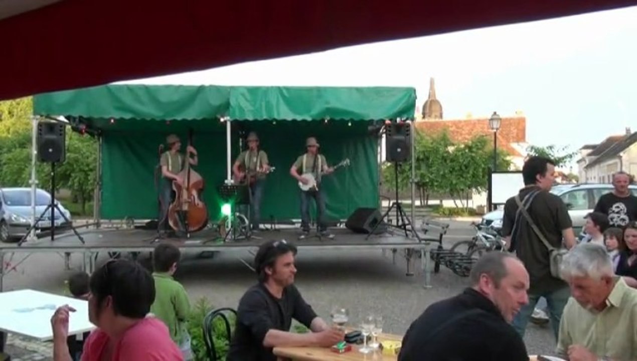 Garçon la note, première à Champs-sur-Yonne