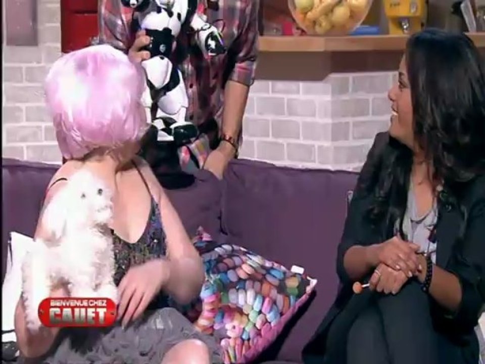FRANCOISE DEMARELATROUS ARTISTE COMIQUE VENTRILOQUE SUR LE PLATEAU DE TOUS SUR LE PLATEAU TV TOURS