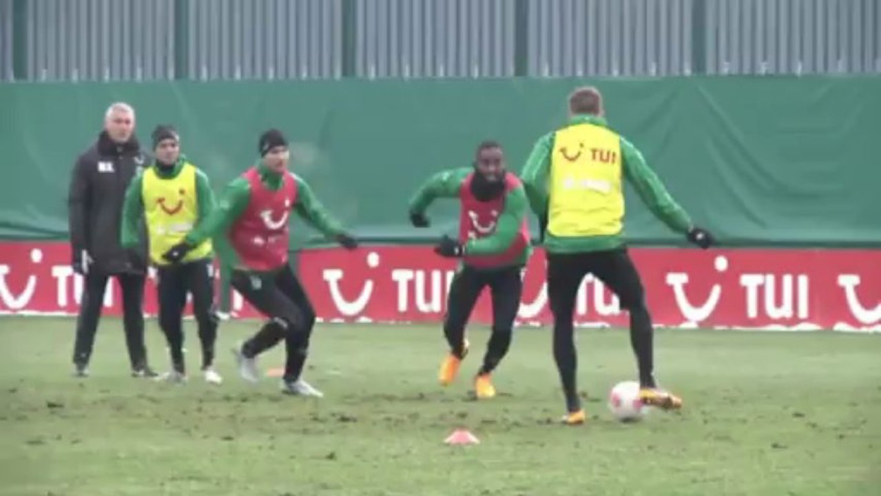 Hamburg leiht Djourou aus