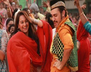Imran Khan Enjoying Dance With  Sonakshi