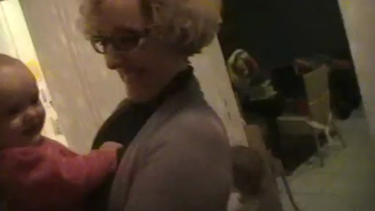 il fait rire sa soeur