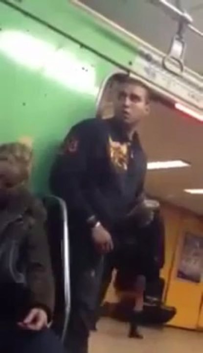 Yankesici Metroda iPhone 5 i böyle çaldı !!