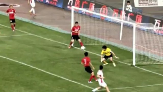 Piękna bramka Zhanga Wenzhao dla Changchun Yatai