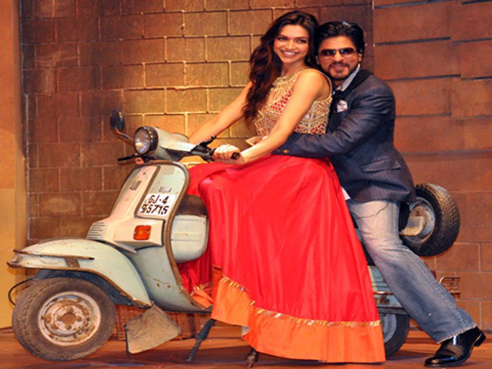 Shahrukh Khan And Deepika Padukone Funny Joy Ride
