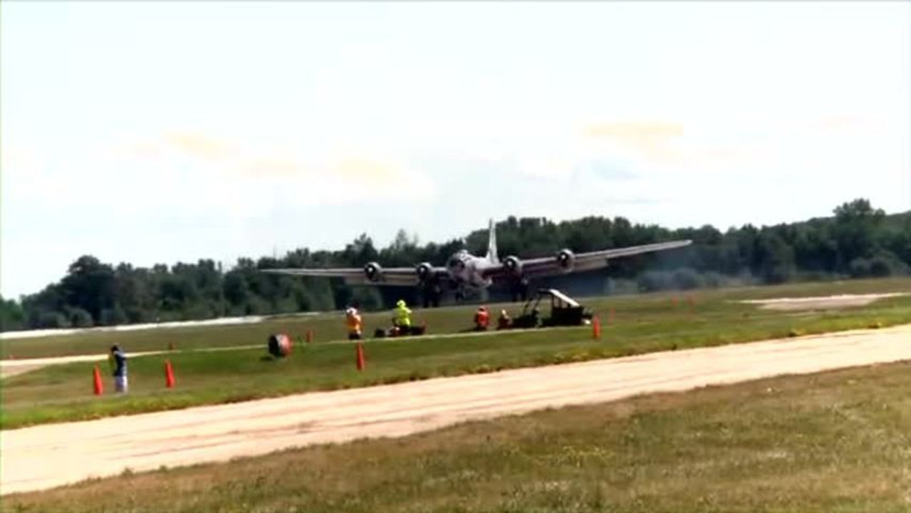 AirVenture 2011: See the World's Only Flying B-29 | Part 2