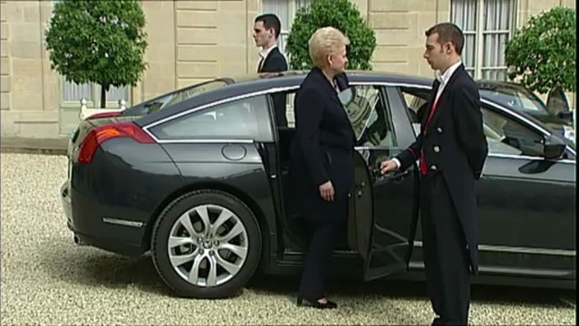 France calls for common EU stand on US spying claims