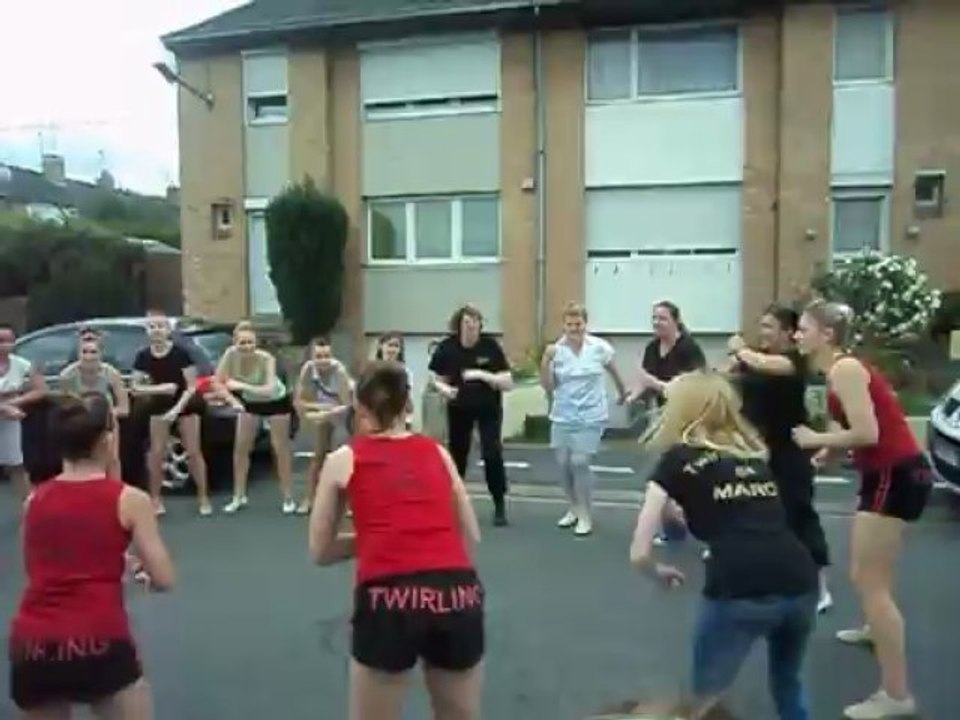 La danse du Parking de Marck en Calaisis