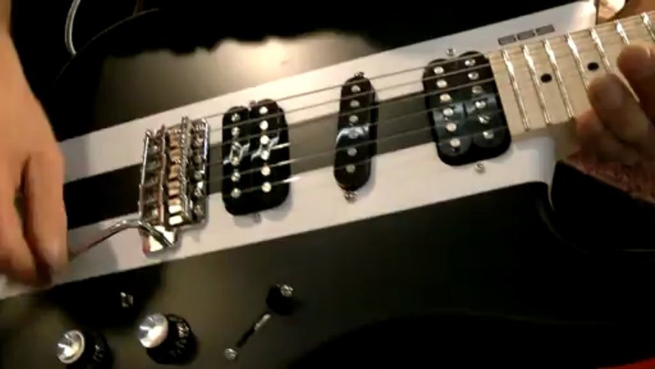 Tausch Guitar 665 Tremolo-Variante präsentiert von Rainer Tausch, Musikmesse Frankfurt 2013