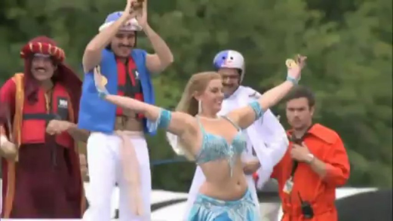 Rb flugtag: ein holzfäller auf einem wolf