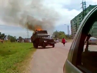 Download Video: Un camion benne en feu en Russie