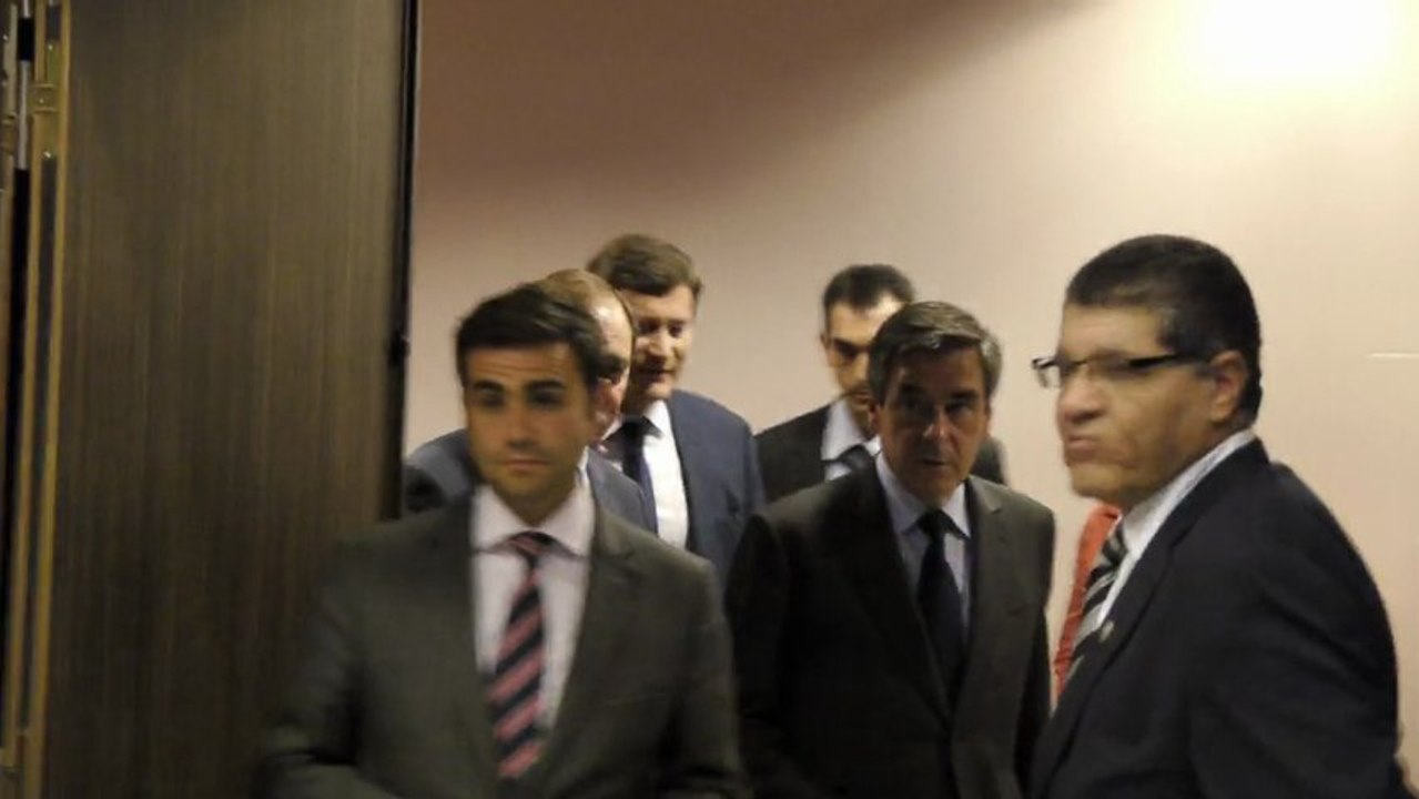 Réunion Publique UMP de la 7ème Circonscription avec François Fillon (entrée)