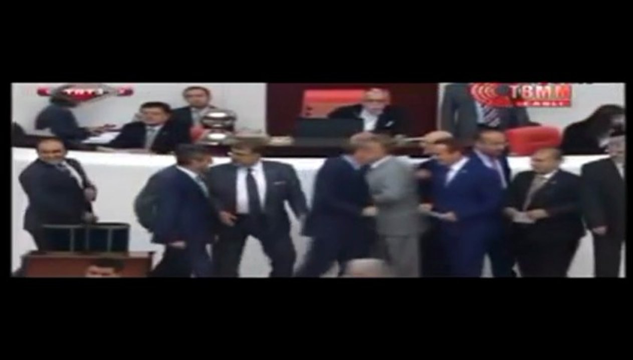 HER ŞEY O KARE İÇİN