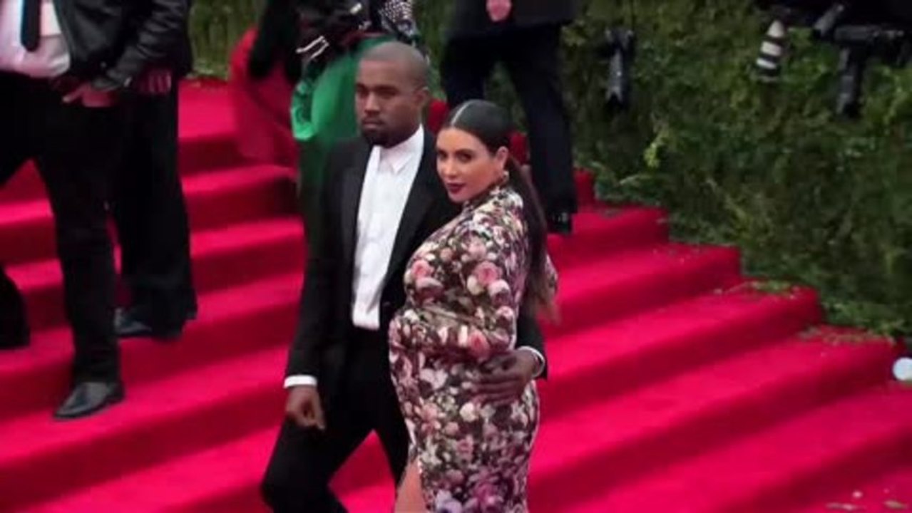 Kim Kardashian et Kanye West aurait refusé 3 millions de dollars pour les premières images de leur bébé