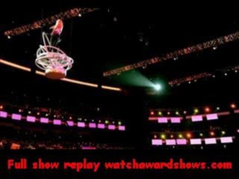 Nicki Minaj gives Chris Brown an assist on “Love More” BET Awards 2013