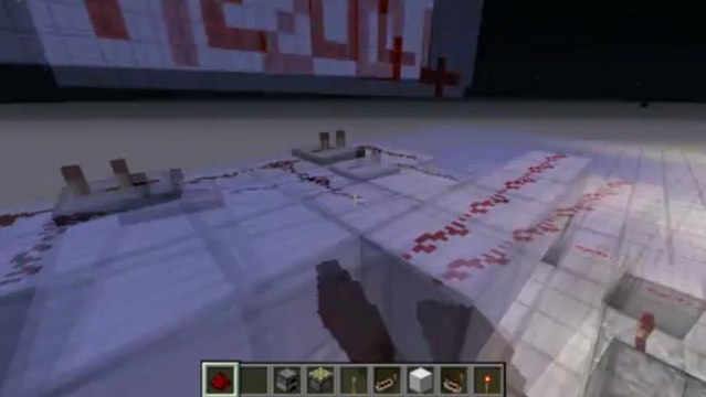 Apprentie redstonneur ep 3 : salle des coffres automatique + porte avec four