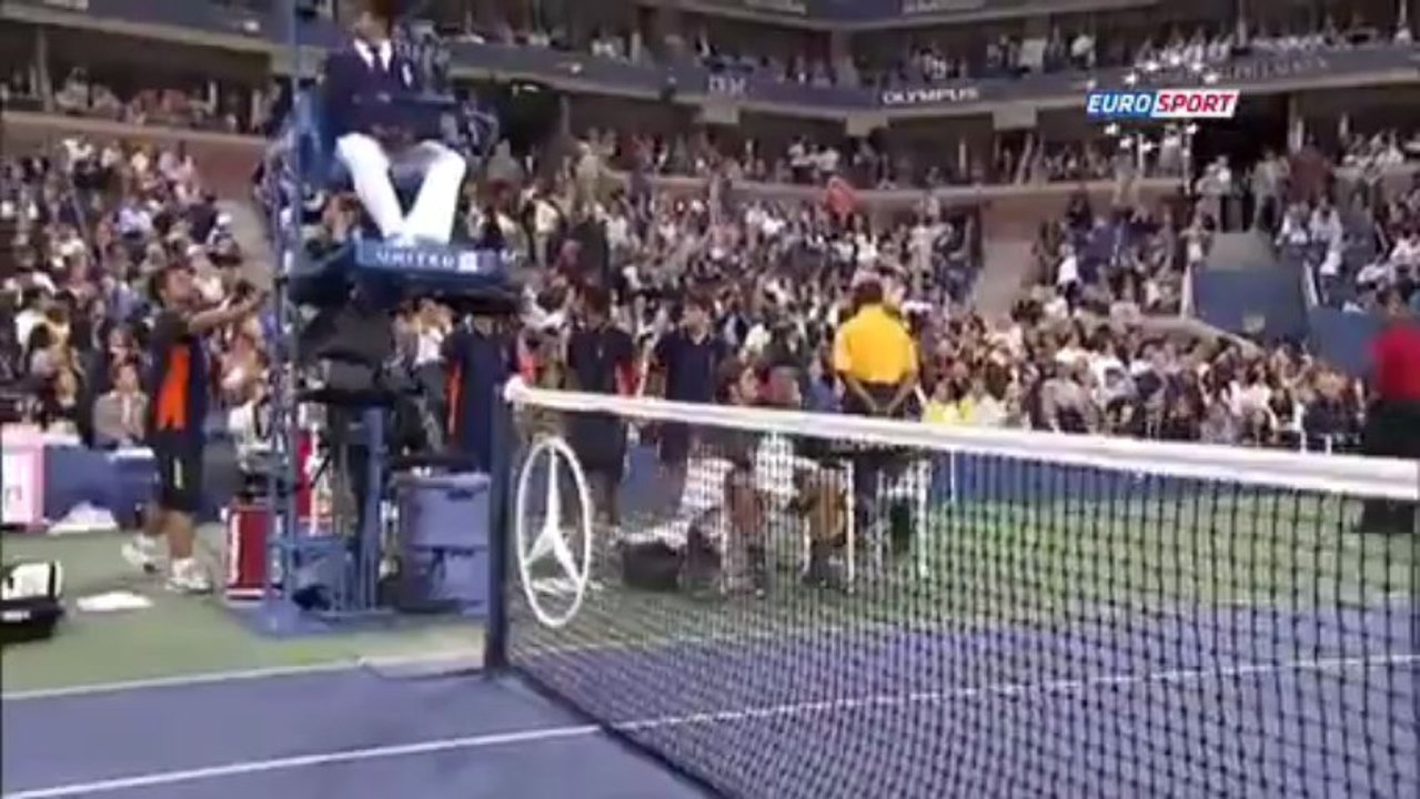Dean Scheu - Federer Smiles Crazy Dance