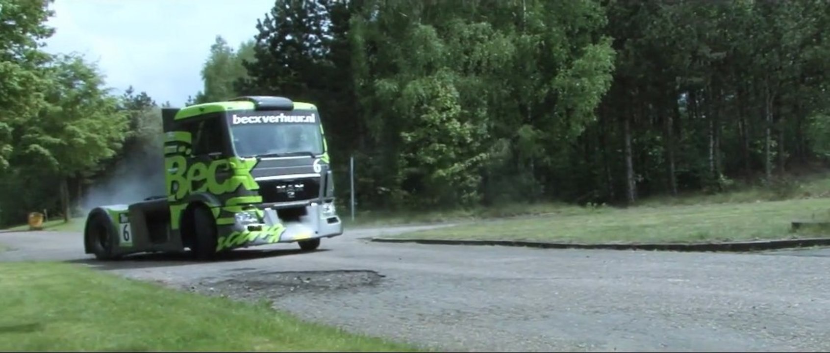 Gymkhana avec un camion