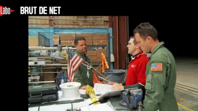 Premier vol solo de la navette spatiale de Branson