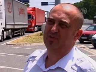 Из-за сбоя в системе застряли сотни фур