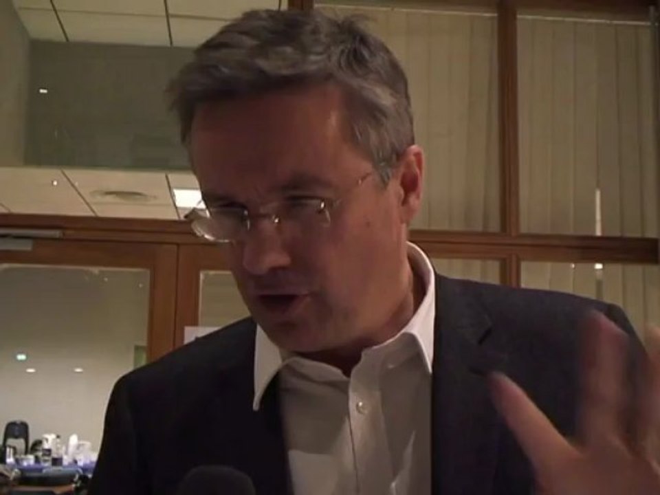 Dupont-Aignan: "L'ensemble du système se méfie du peuple français".