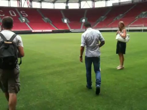 O Tσόρι Ντομίνγκες βγαίνει στον αγωνιστικό χώρο του Γεώργιος Καραϊσκάκης