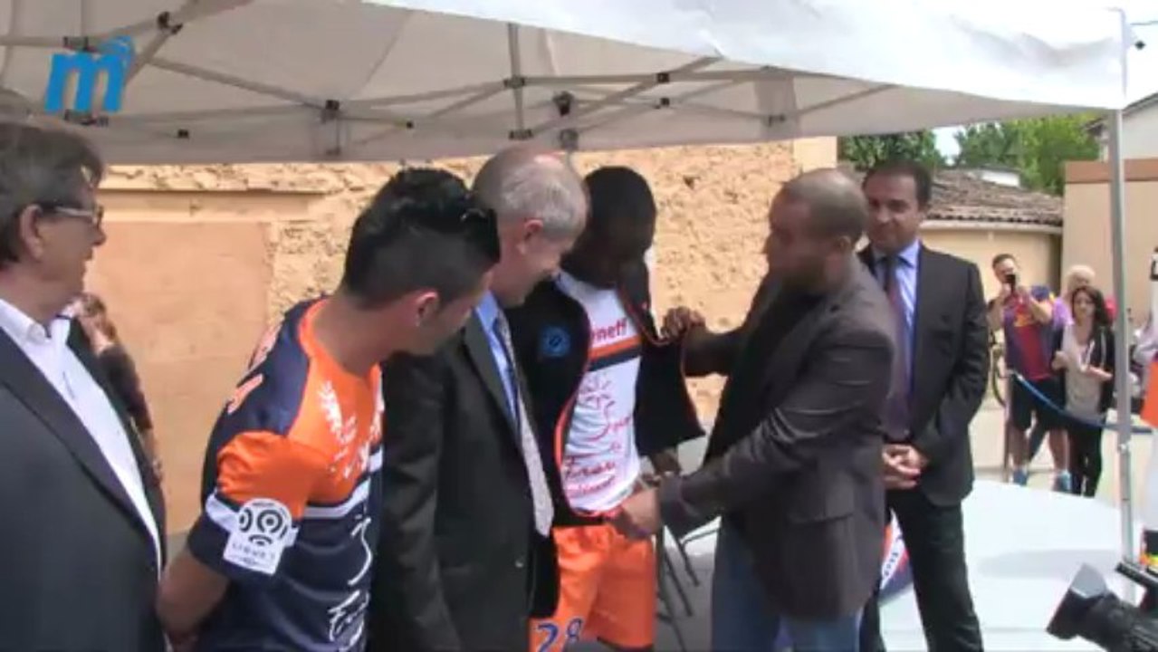 MHSC le nouveau maillot de Montpellier domicile et extérieur avec Rémy Cabella et Djamel Bakar