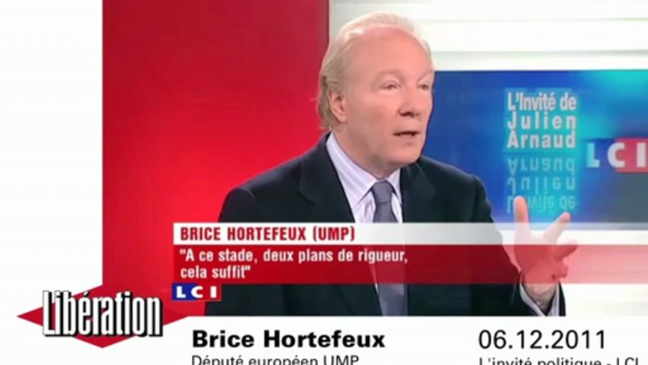 Hollande reçoit sur les doigts des coups de règle d'or