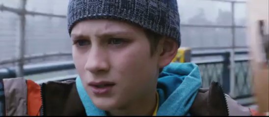 Extrêmement fort et incroyablement près