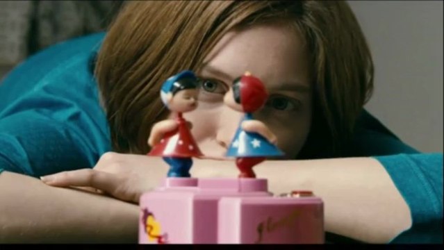 Elle ne pleure pas, elle chante