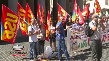 Stop al lavoro di domenica e festivi,  lavoratori e sindacati uniti in piazza