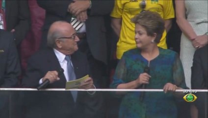 Dilma é Vaiada e Diz "Vão pra Carra do Caralho" - Paródia Dublada - Tal Qual Dublagens (HD)