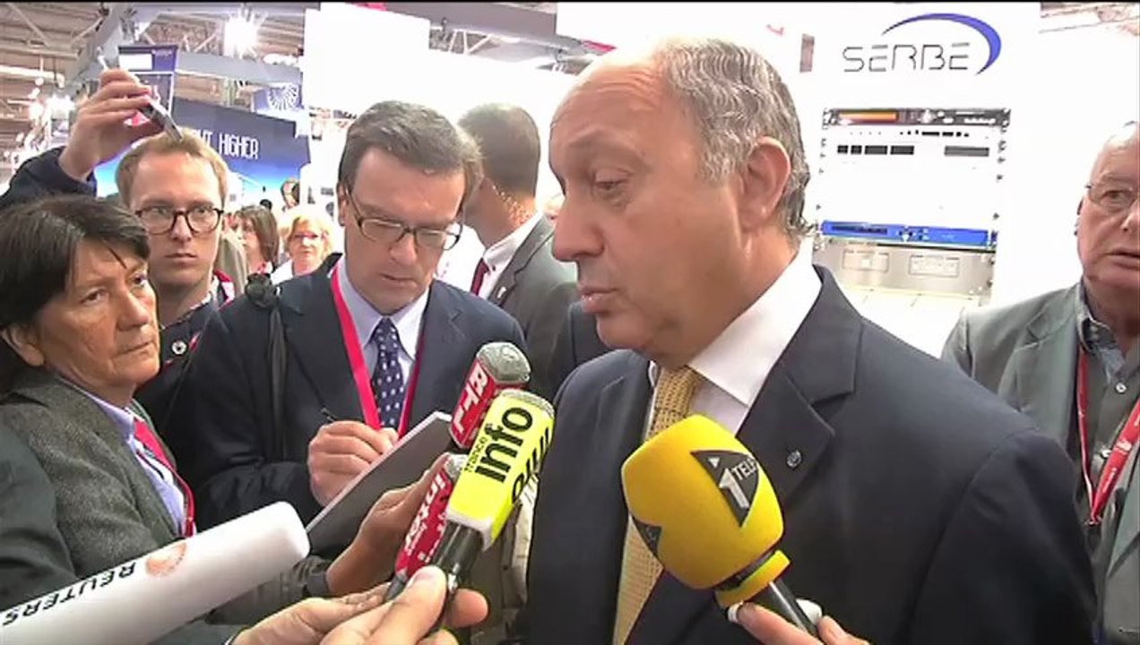Visite de Laurent Fabius au Salon du Bourget (20.06.2013)