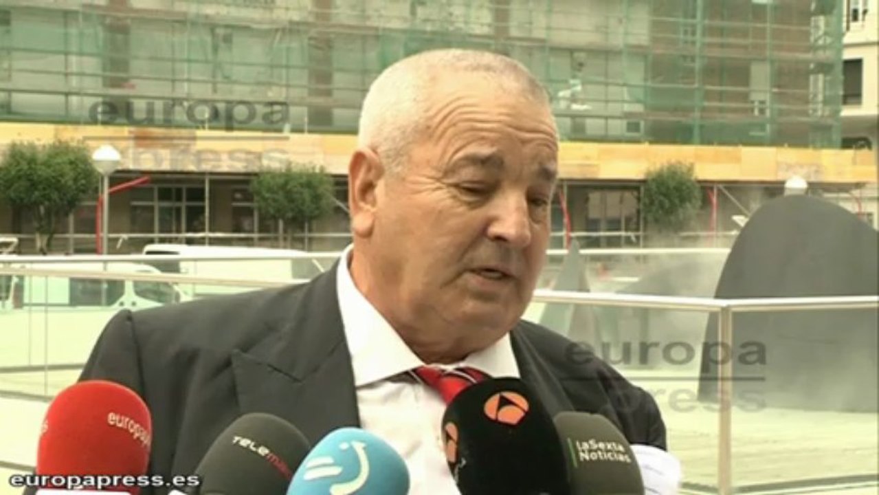 Astilleros: "Presión política, cambiar a Almunia"