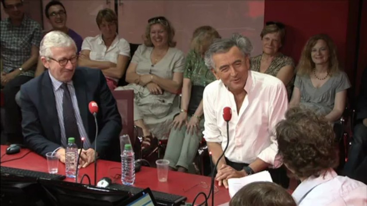 Stéphane Bern et son équipe reçoivent Bernard-Henri Lévy "Les rumeurs du net" (2)