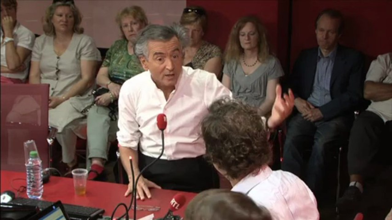 Stéphane Bern et son équipe reçoivent Bernard-Henri Lévy (1)