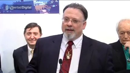 César Vidal recibe el premio Torsón de Oro