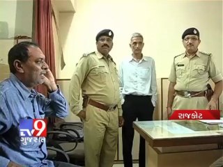 Descargar video: Tv9 Gujarat - One nabbed for cheating people in name of Permanent Job, Rajkot