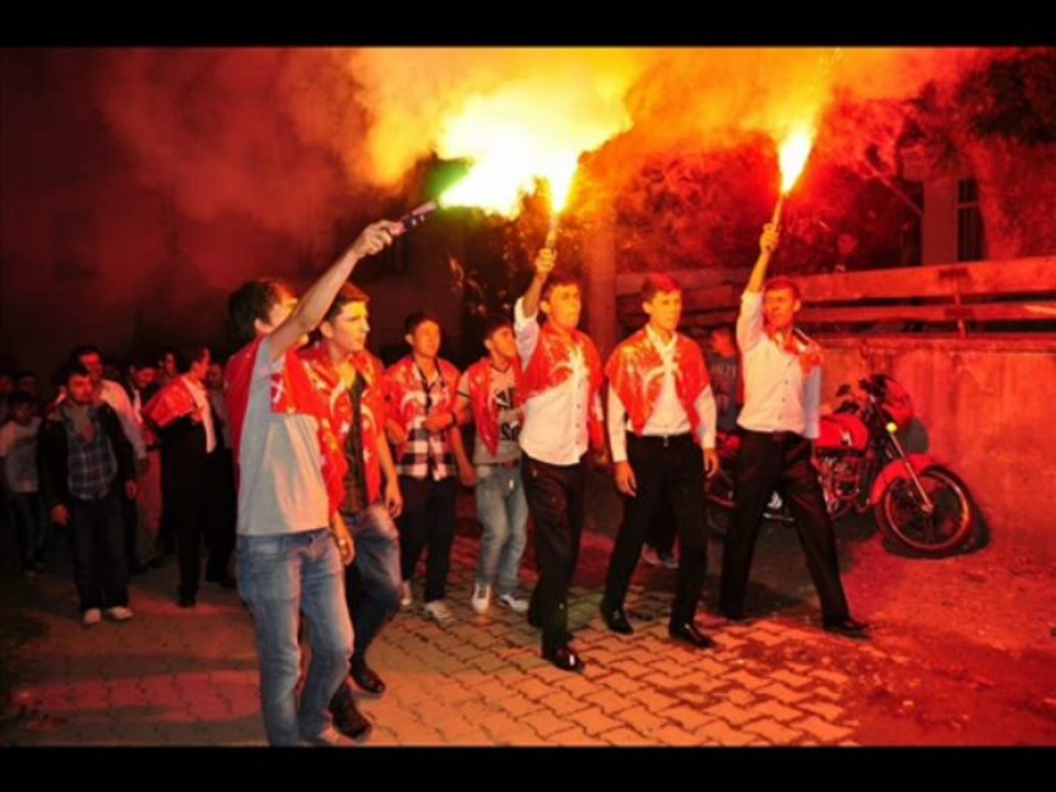 TAMER'İN DÜĞÜNÜNDEN KARELER