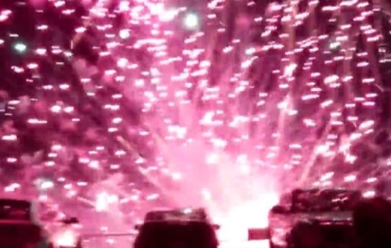 Le feu d'artifice explose au sol : 20 blessés !