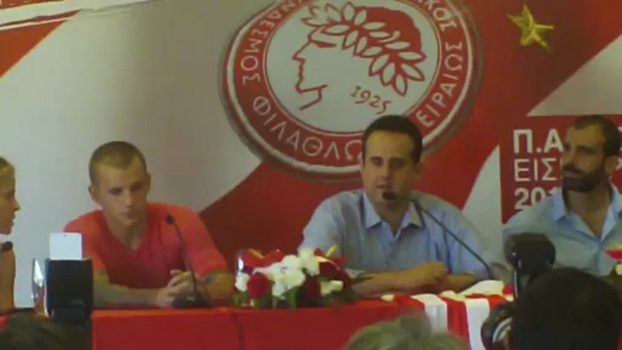 Η επίσημη παρουσίαση του Βάις από την ΠΑΕ Ολυμπιακός (1)