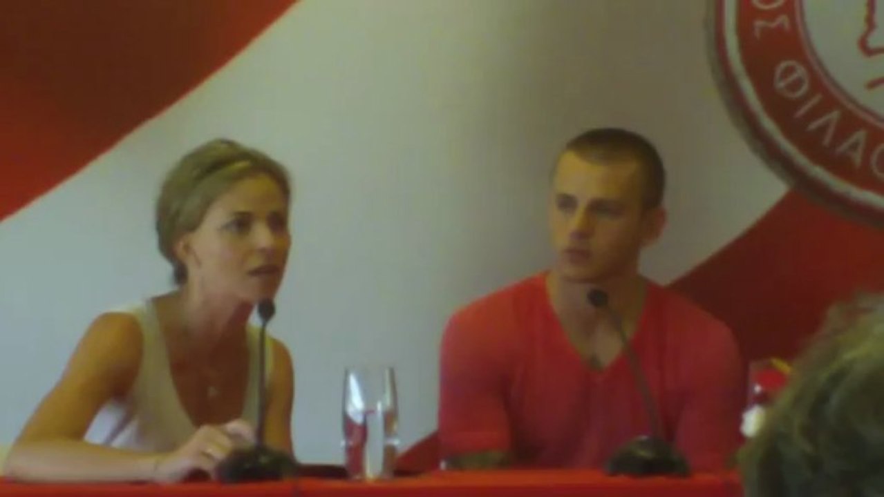 Η επίσημη παρουσίαση του Βάις από την ΠΑΕ Ολυμπιακός (6)