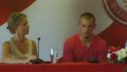 Η επίσημη παρουσίαση του Βάις από την ΠΑΕ Ολυμπιακός (7)