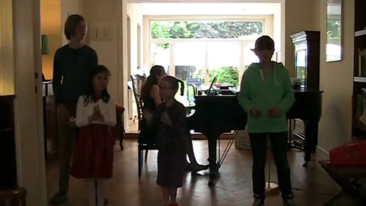 MOV002