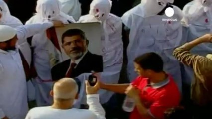 Скачать видео: Egitto: ancora in piazza pro e contro Morsi