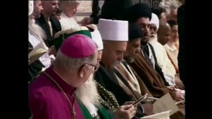 Poloneses comemoram decisão do Vaticano